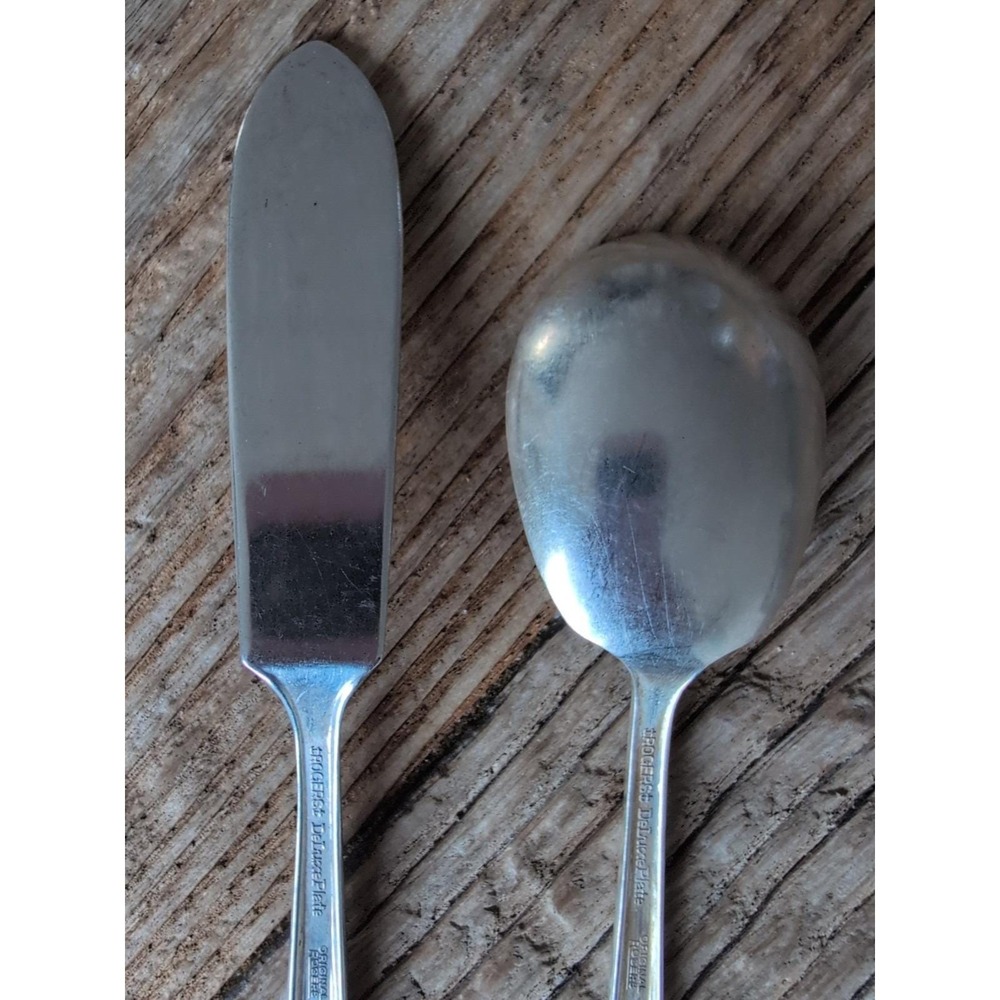 Rogers International Deluxe Silverplate Gracious 1 Butter Knife 1 Soup Spoon - Picture 12 of 13